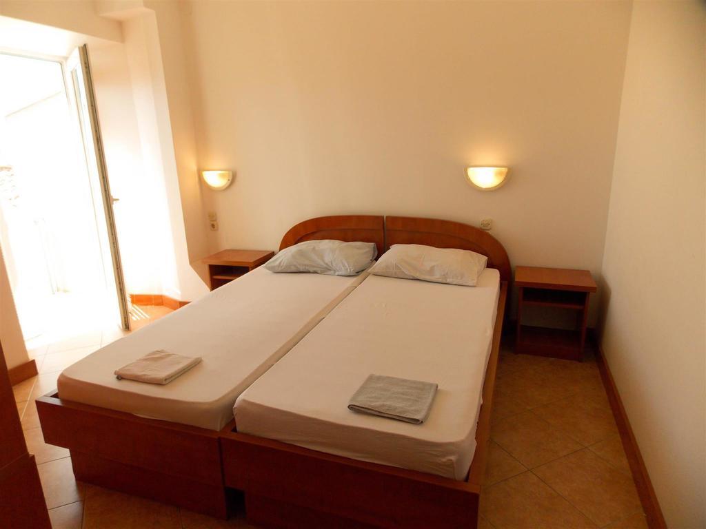 Apartments Frane (Adults Only) نوفاليا الغرفة الصورة