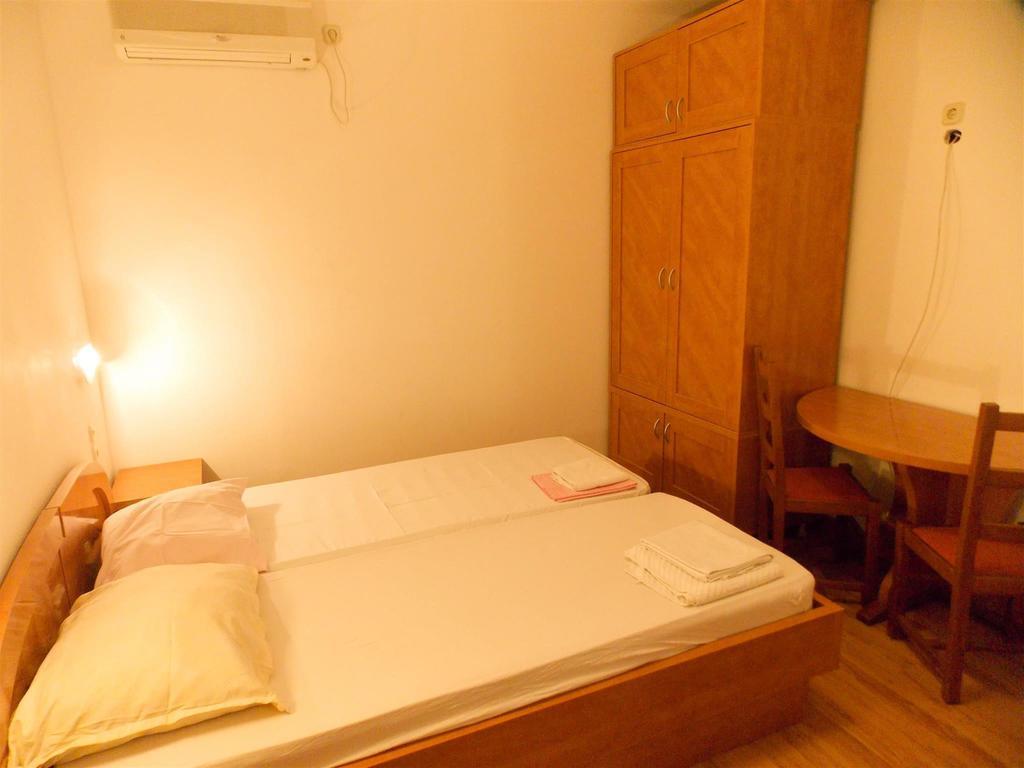 Apartments Frane (Adults Only) نوفاليا الغرفة الصورة
